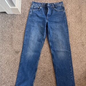 New with tags Women's Zara Straight Leg Jeans in Medium Blue Wash